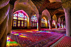 nasir-al-mulk-mosque-104303337.jpg