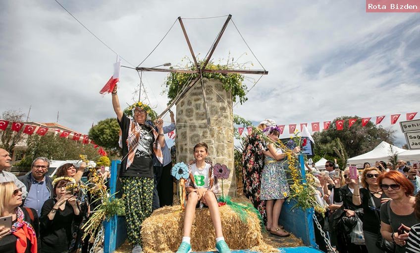 2 Festival Bir Arada Urla Enginar Festivali Ve Alaçatı Ot Festivali Turu