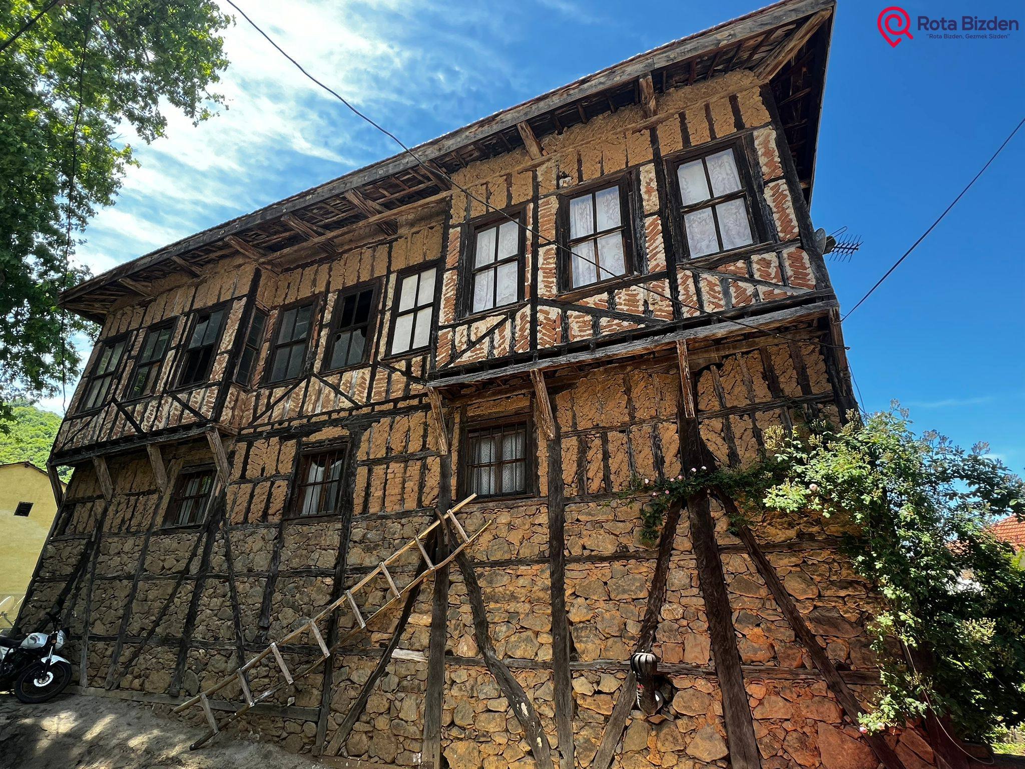 Bursa'da 5 Köy 1 Göl Doğa Yürüyüşü ve Çilek Hasadı Turu